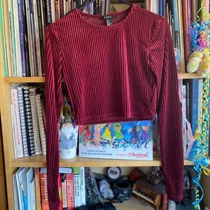 $1️⃣9️⃣ Forever 21 Crop Top with sleeves Size: Small